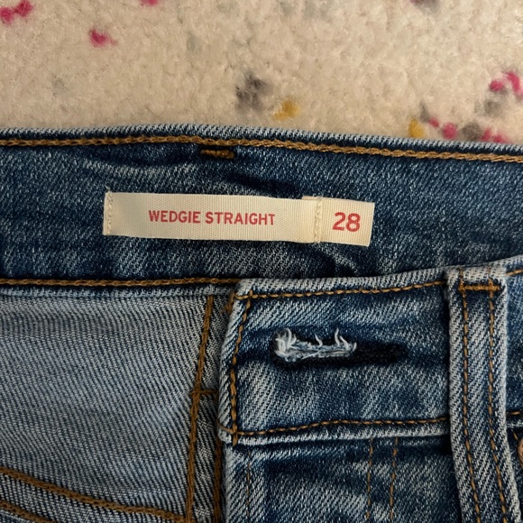 Levi's Wedgie Straight Jeans - Picture 4 of 6